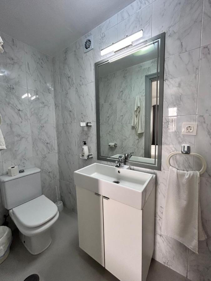 Hostal Berlin มาร์เบยา ภายนอก รูปภาพ