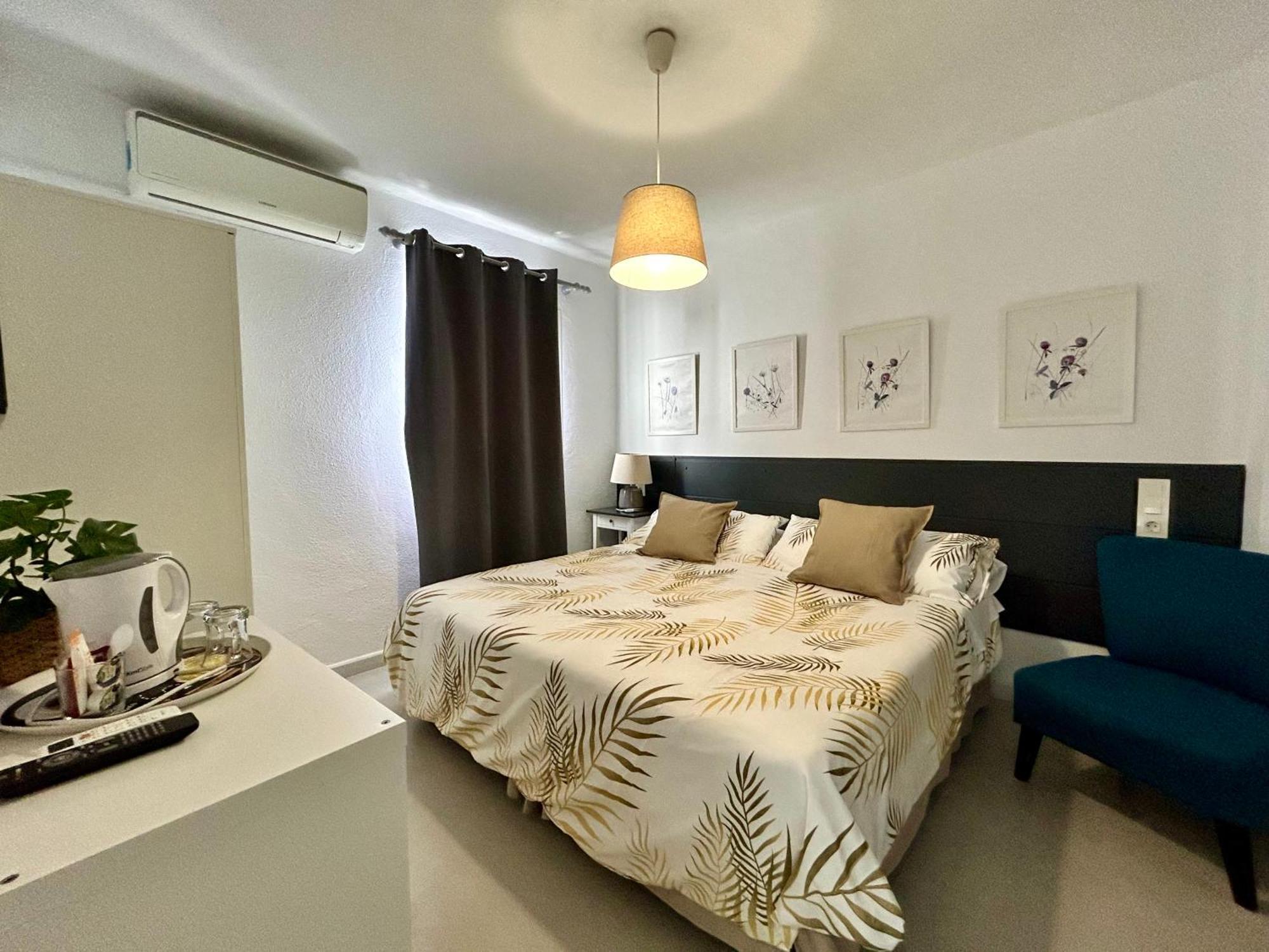 Hostal Berlin มาร์เบยา ภายนอก รูปภาพ