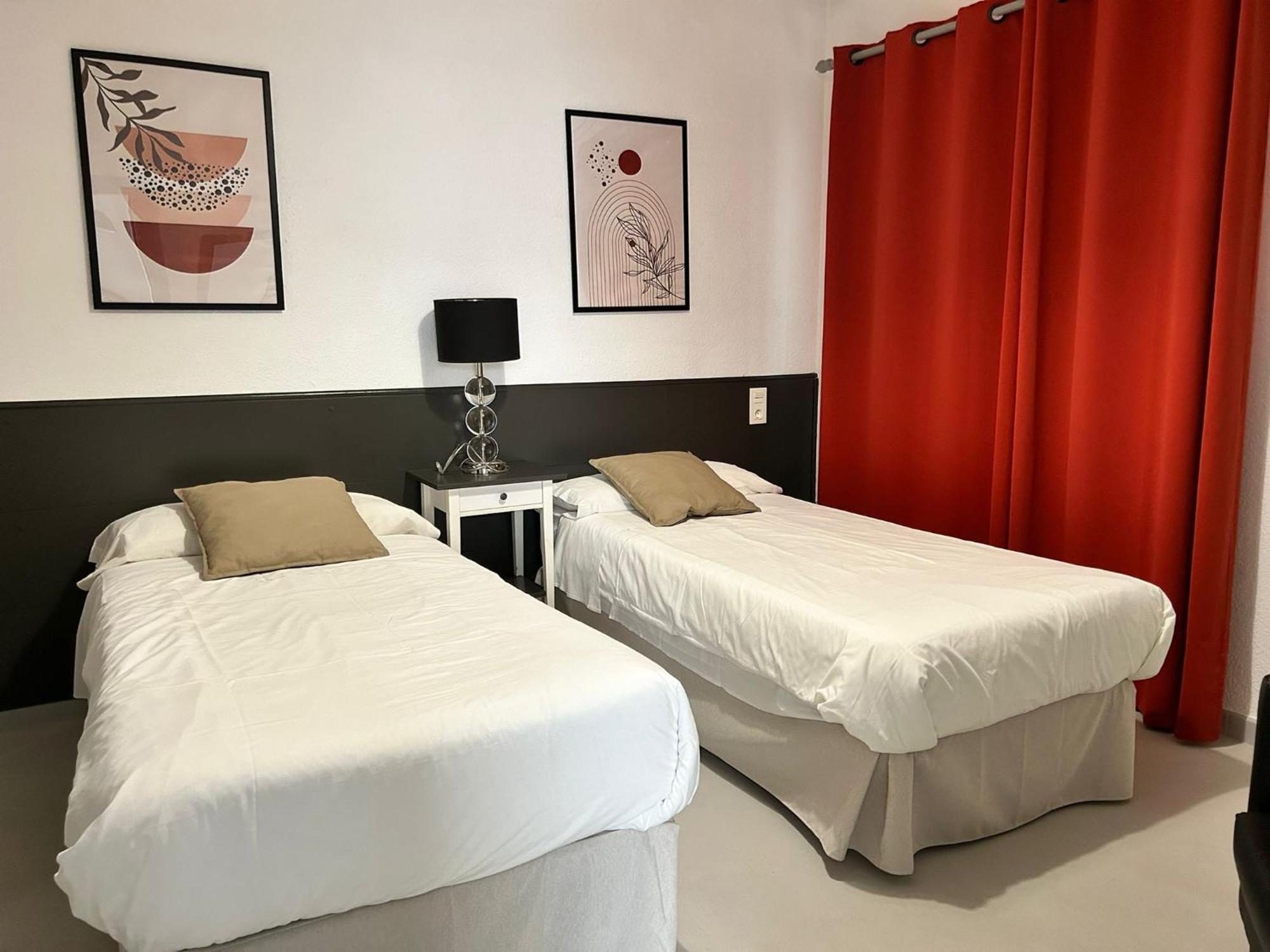 Hostal Berlin มาร์เบยา ภายนอก รูปภาพ