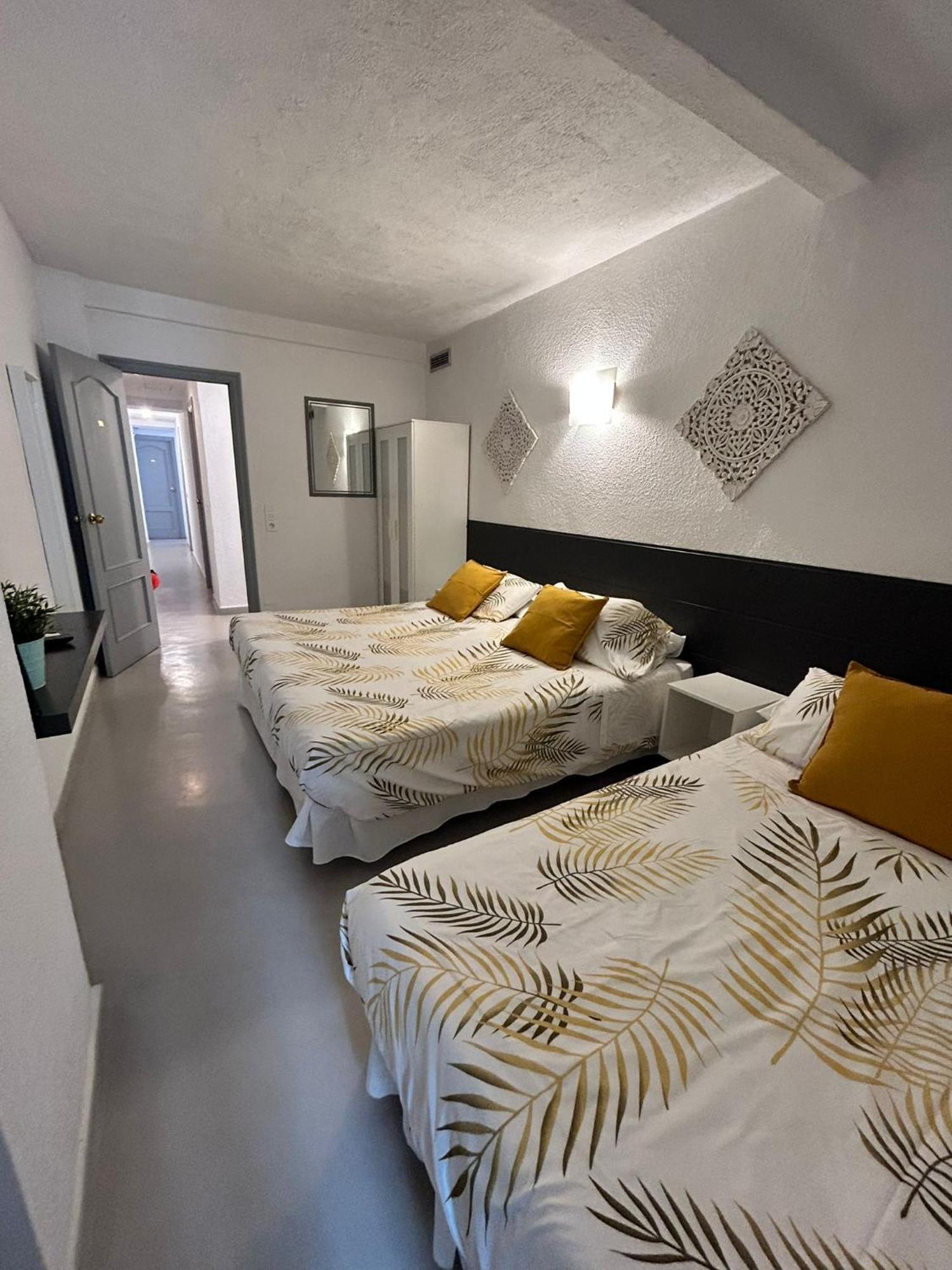 Hostal Berlin มาร์เบยา ภายนอก รูปภาพ